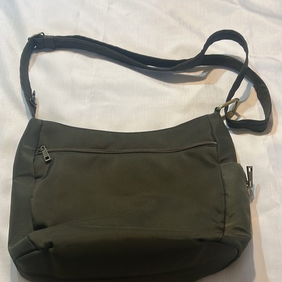 Travelon RFID Anti-theft Purse and Wallet - Picture 9 of 16